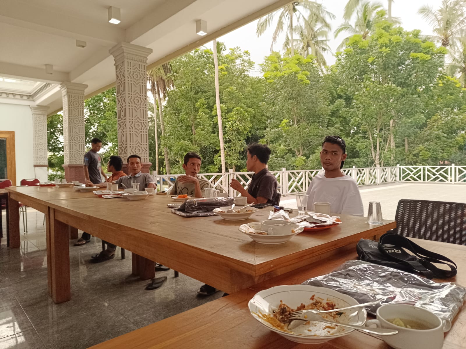 Makan bersama